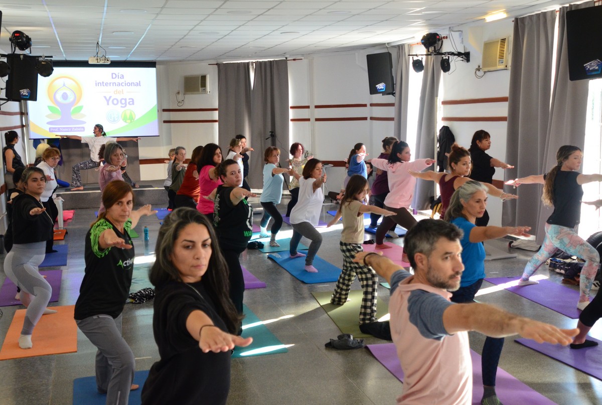 Hubo yoga y salud en Pioneros - Imagen 2