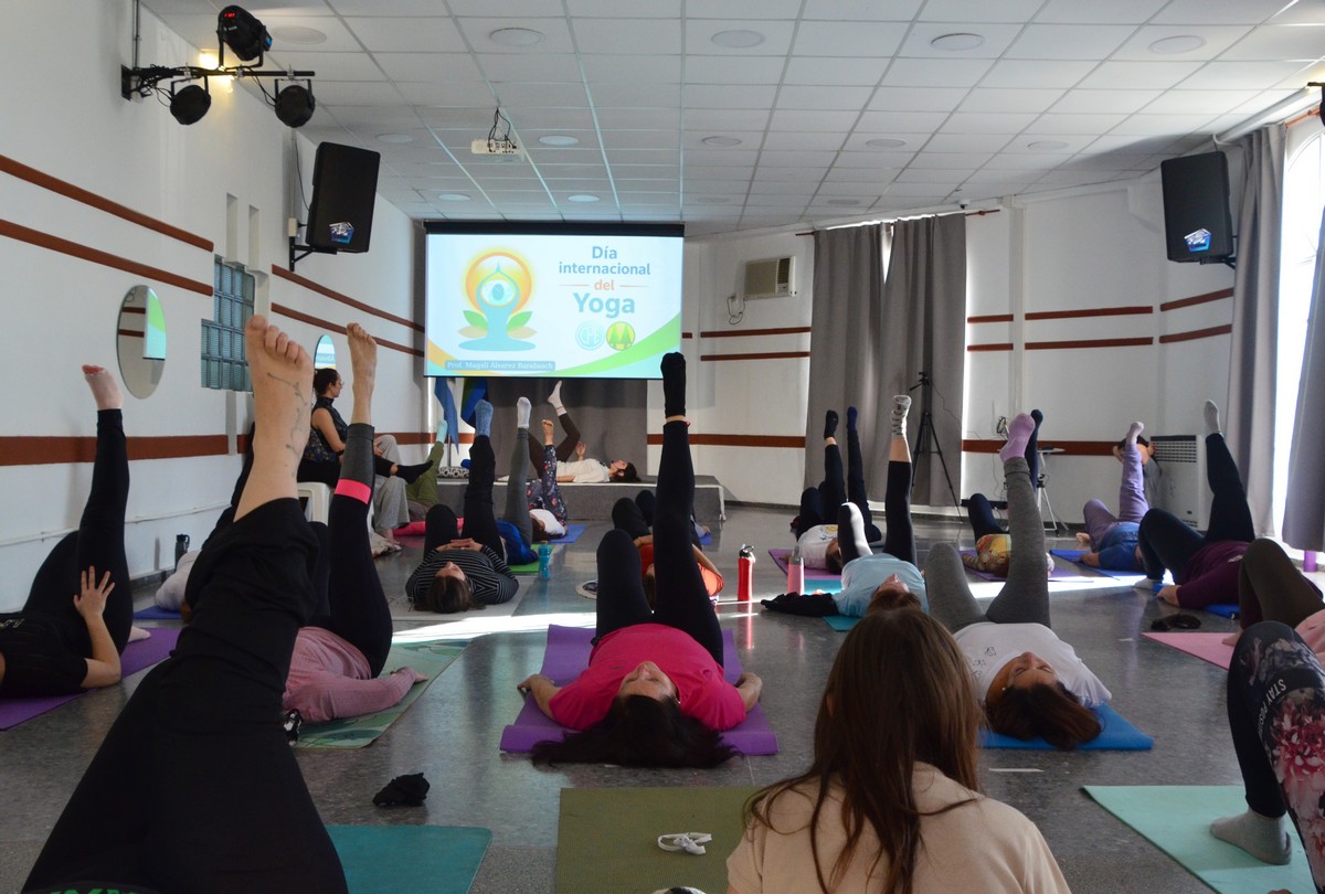 Hubo yoga y salud en Pioneros - Imagen 3