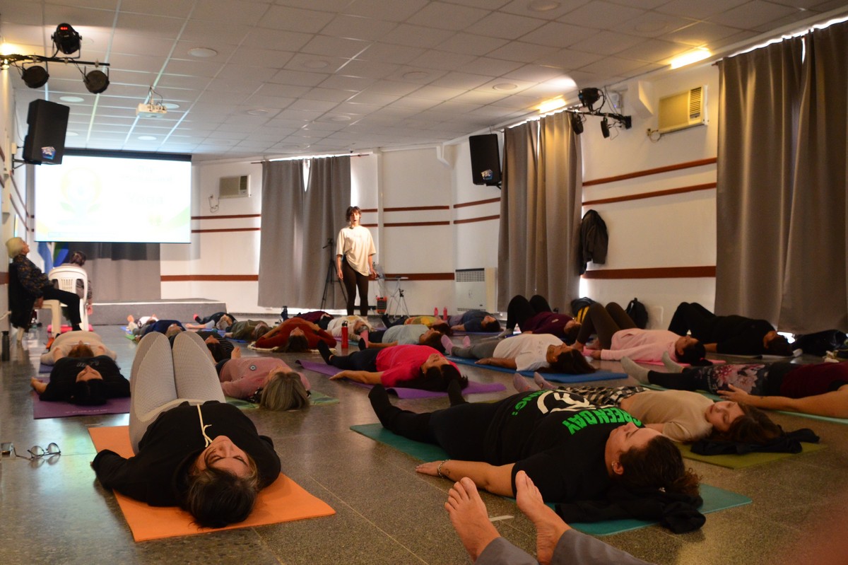 Hubo yoga y salud en Pioneros - Imagen 1